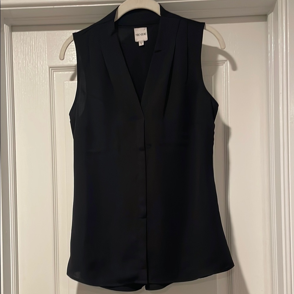 Nic+Zoe black sleeveless dressy blouse